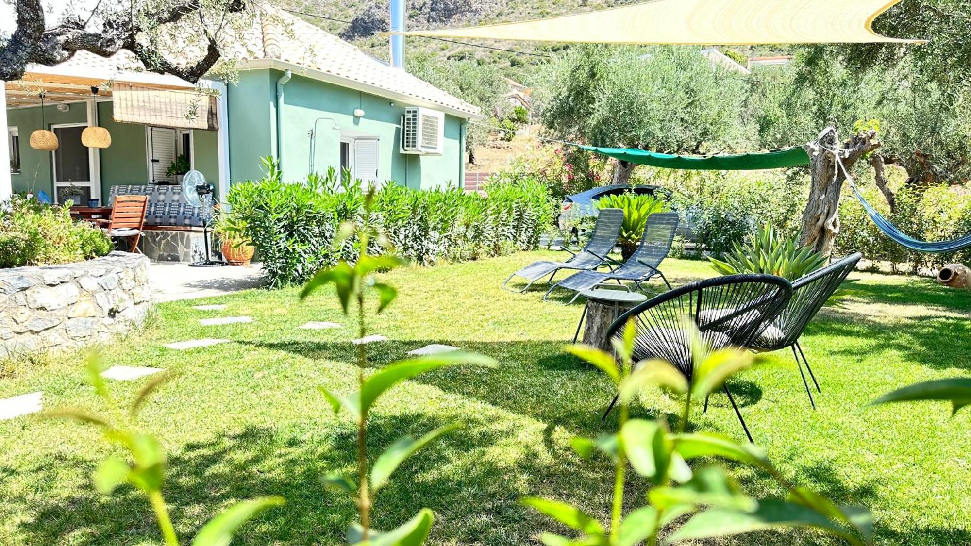 The Secret Garden At Villa Georgia カラマタ エクステリア 写真